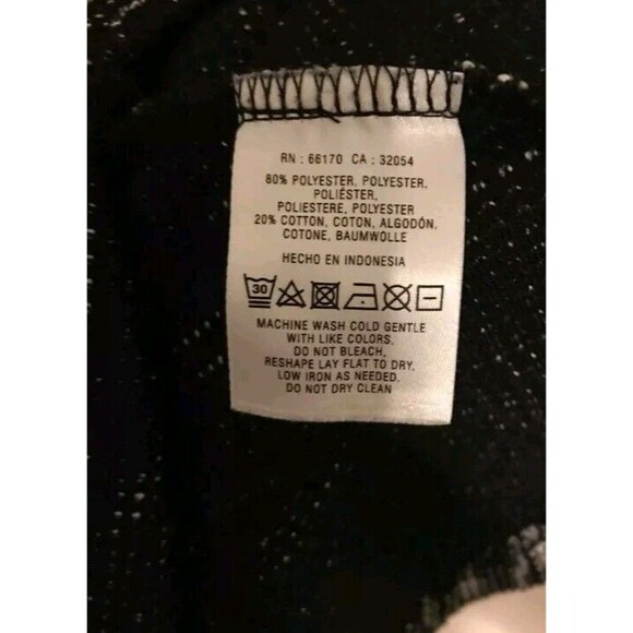 Anthropologie Postage Stamp Black And White Top With Vneck.  Size Small. B1 - Picture 4 of 4